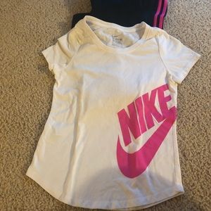 white with pink logo/swoosh Nike tee